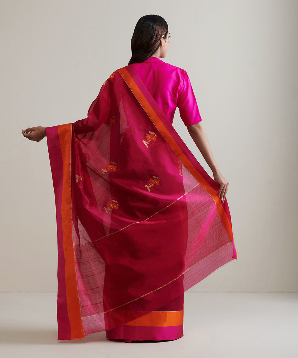 Magenta_Handloom_Pure_Chanderi_Silk_Saree_With_Mashroo_Border_And_Floral_Motifs_WeaverStory_03