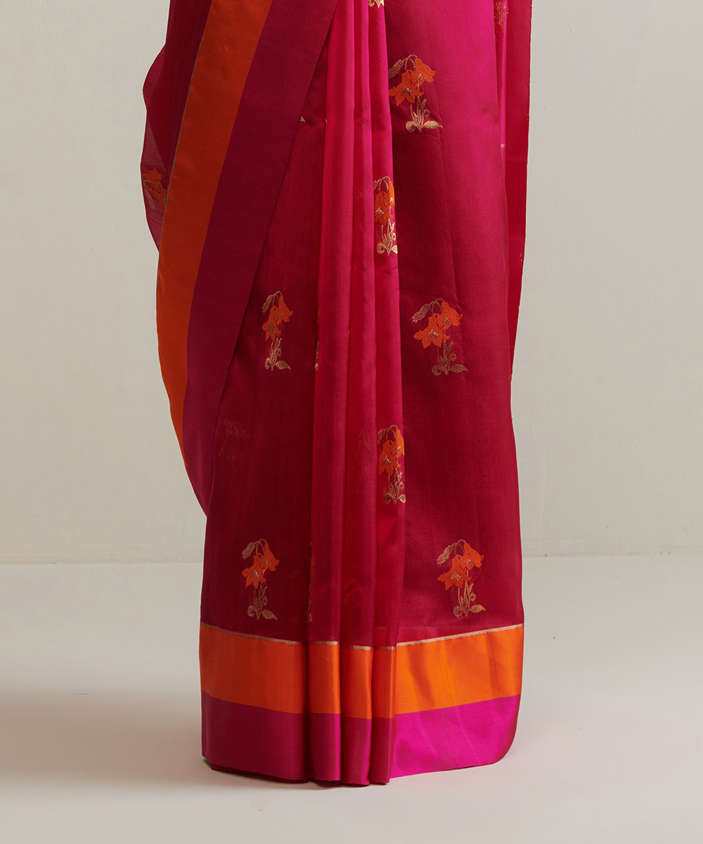 Magenta_Handloom_Pure_Chanderi_Silk_Saree_With_Mashroo_Border_And_Floral_Motifs_WeaverStory_04