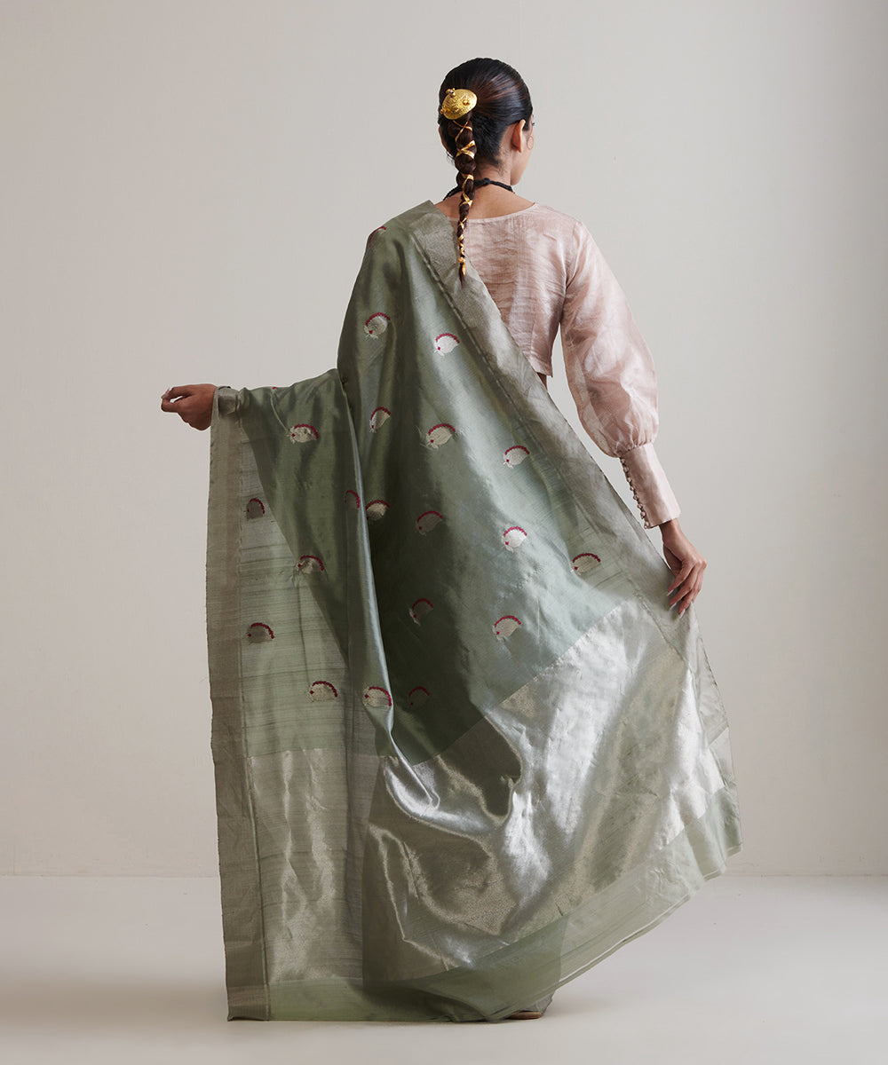 Grey_Handloom_Pure_Chanderi_Silk_Saree_With_Kairi_Booti_Woven_In_Silver_Zari_WeaverStory_03