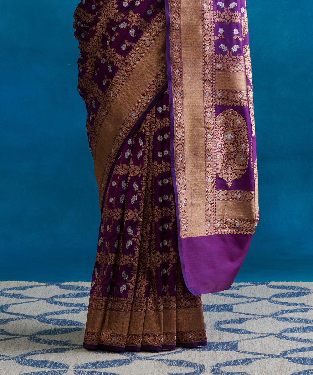 Handloom_Purple_Pure_Katan_Silk_Banarasi_Saree_With_Square_Gold_And_Silver_Jaal_WeaverStory_04