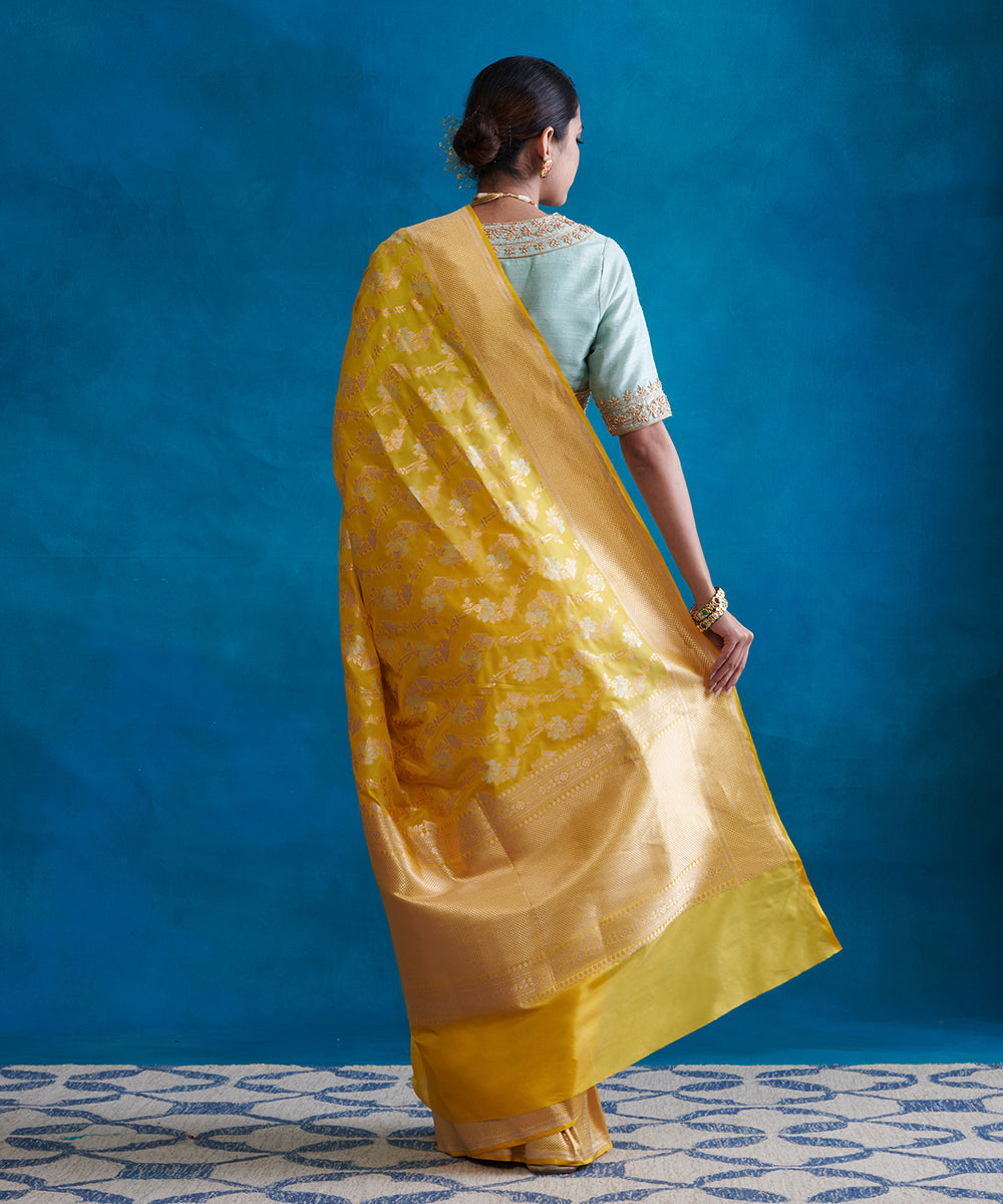 Yellow_Handloom_Pure_Katan_Silk_Banarasi_Saree_With_Gold_And_Silver_Cutwork_Jaal_WeaverStory_03
