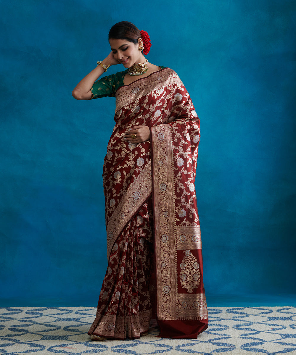 Burgundy_Handloom_Pure_Katan_Pure_Silk_Banarasi_Saree_With_Cutwork_Sona_Rupa_Jaal_WeaverStory_02