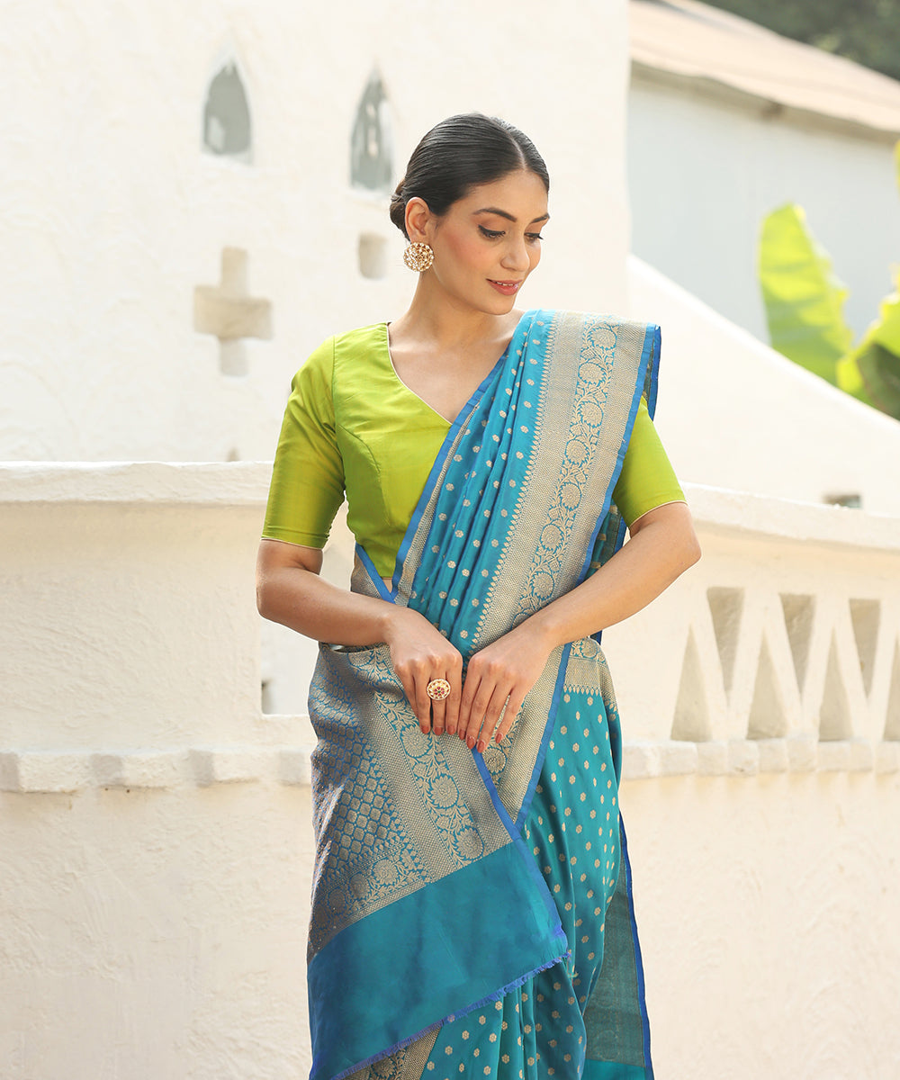 Handloom_Cobalt_Blue_Double_Shade_Pure_Katan_Silk_Banarasi_Saree_With_Booti_WeaverStory_01