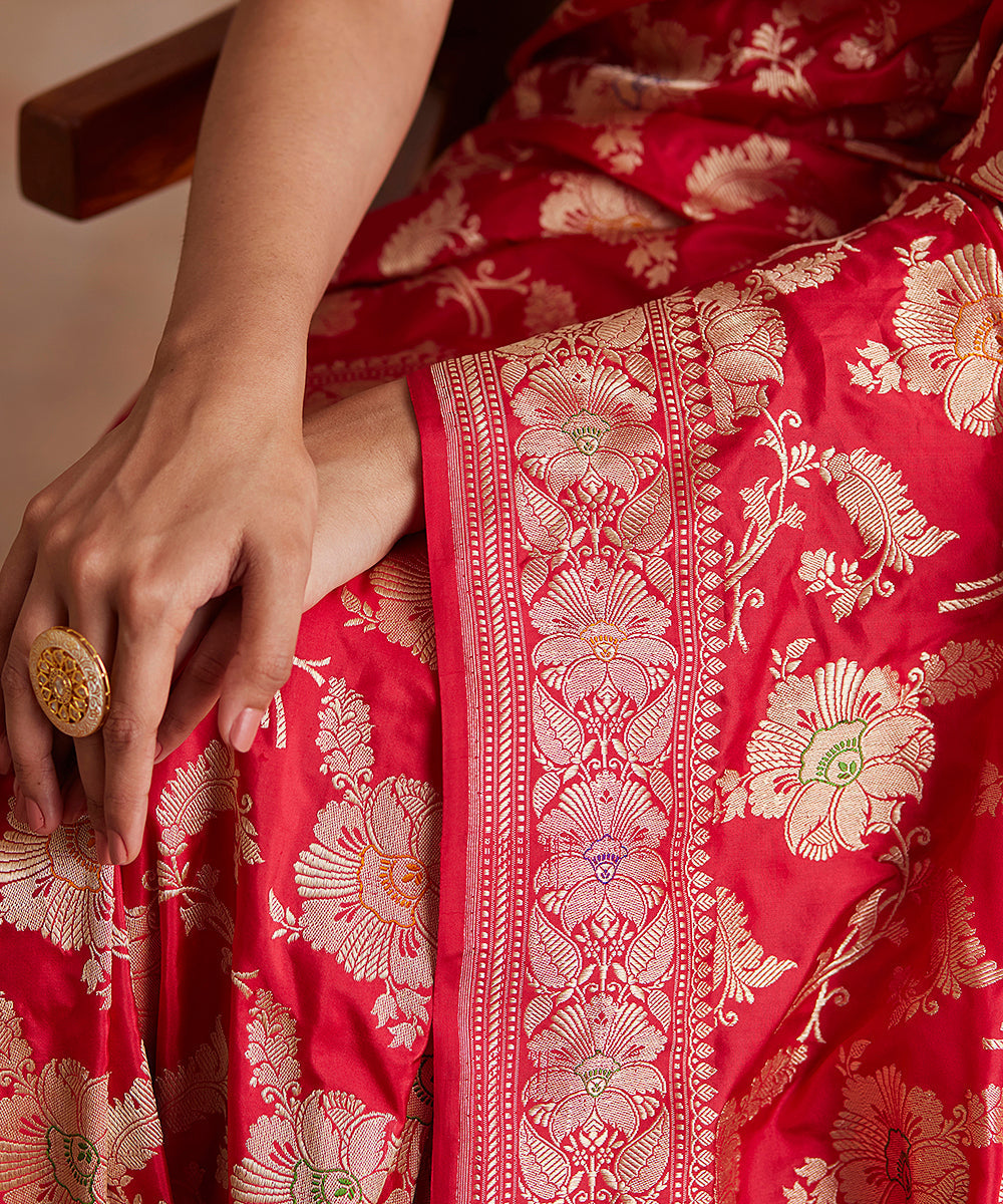 Handloom_Red_Pure_Katan_Silk_Banarasi_Saree_With_Meenakari_Heavy_Border_WeaverStory_05