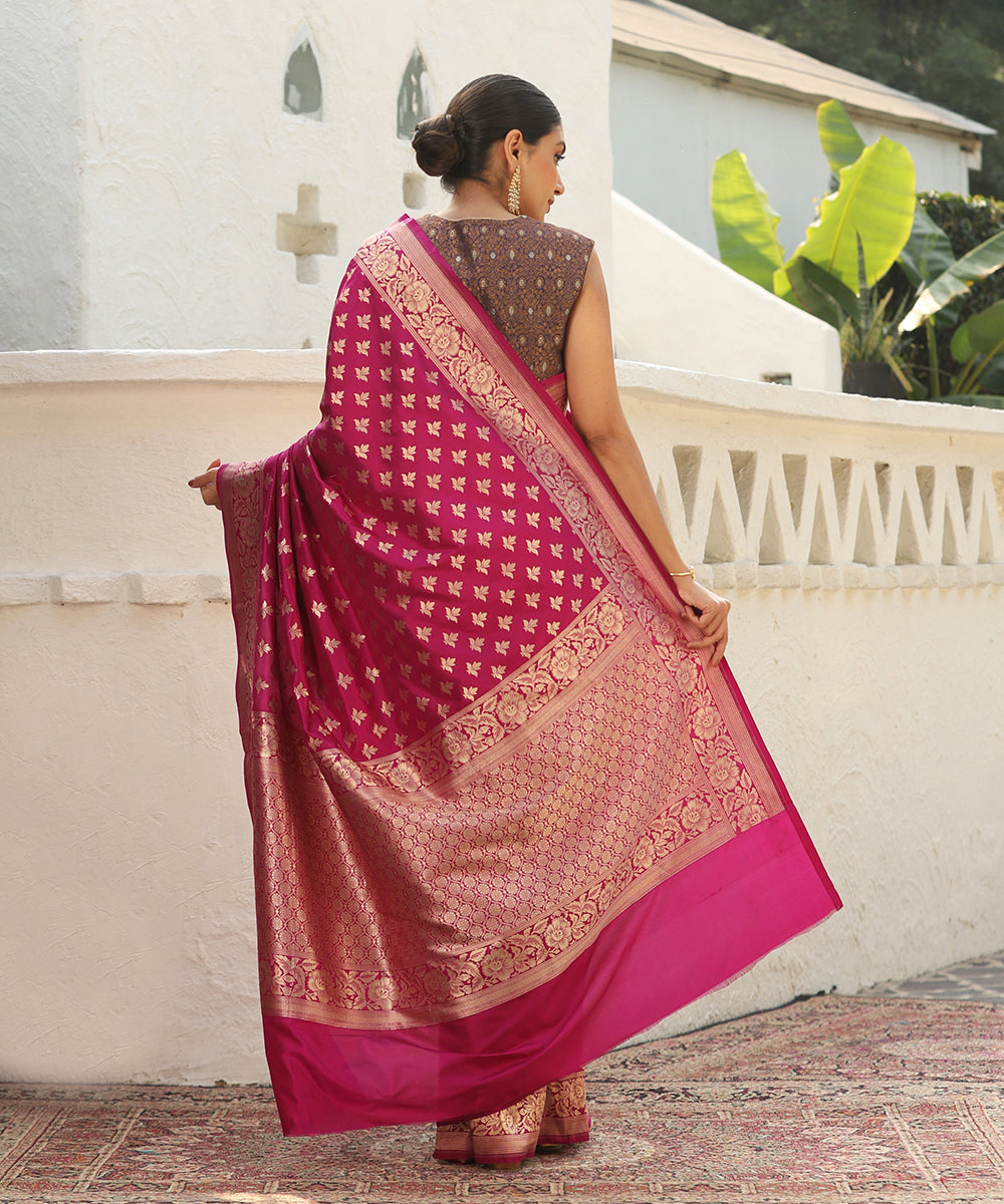 Handloom_Voilet_Pure_Katan_Silk_Banarasi_Saree_With_Kadhwa_Booti_Work_Weave_WeaverStory_03