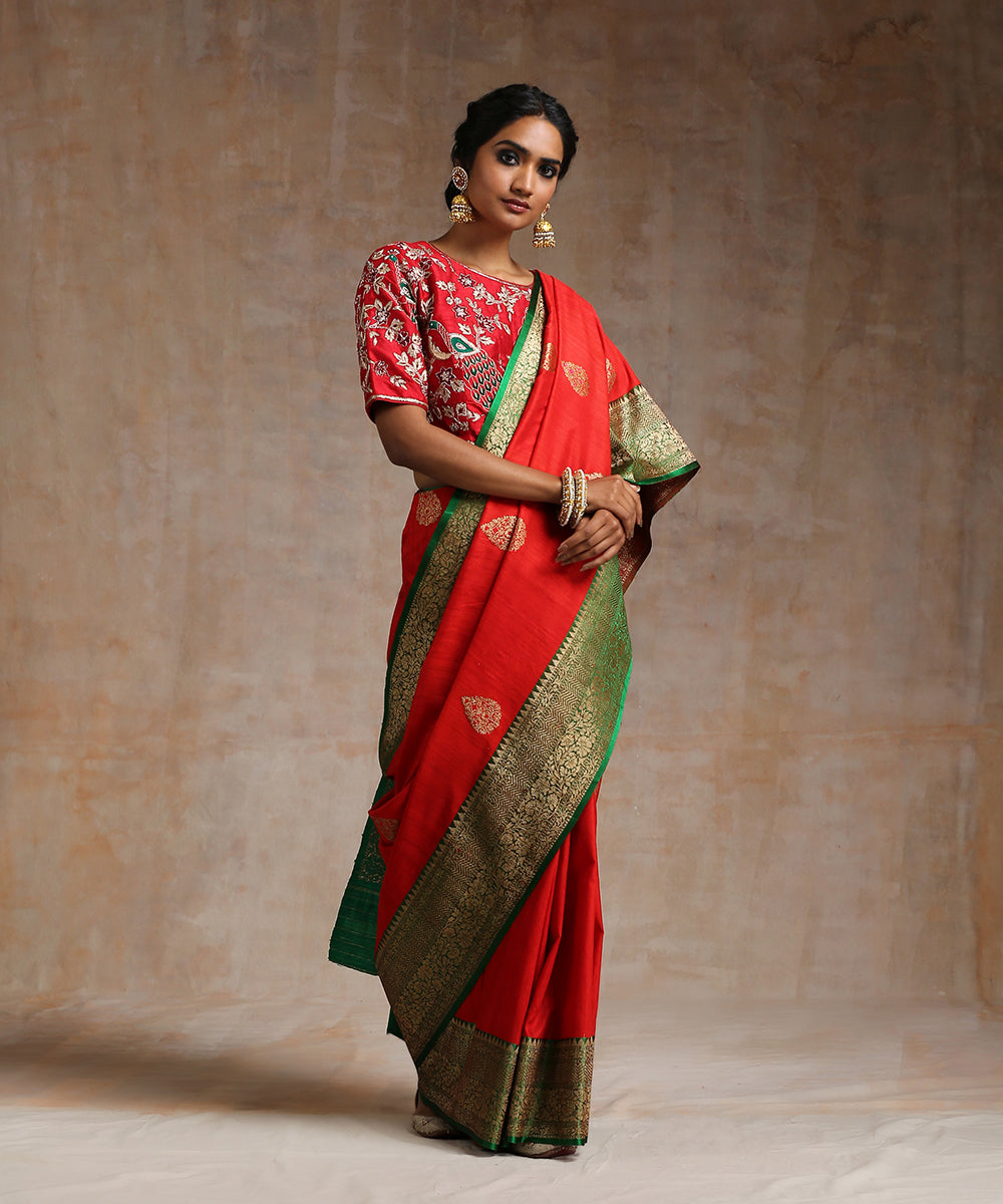 Handloom_Red_Tussar_Silk_Banarasi_Saree_With_Meenakari_And_Green_Border_WeaverStory_02