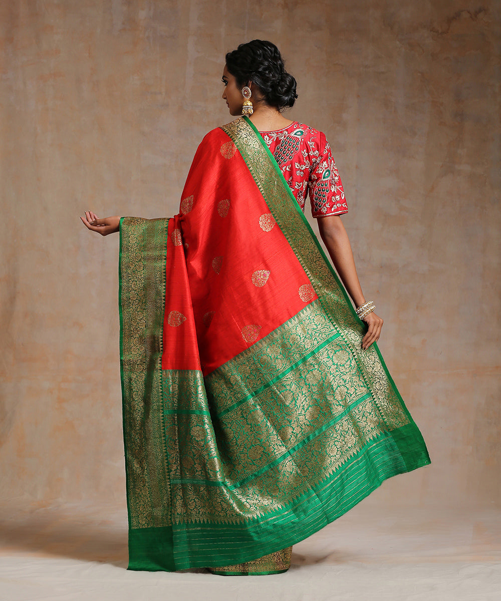 Handloom_Red_Tussar_Silk_Banarasi_Saree_With_Meenakari_And_Green_Border_WeaverStory_03