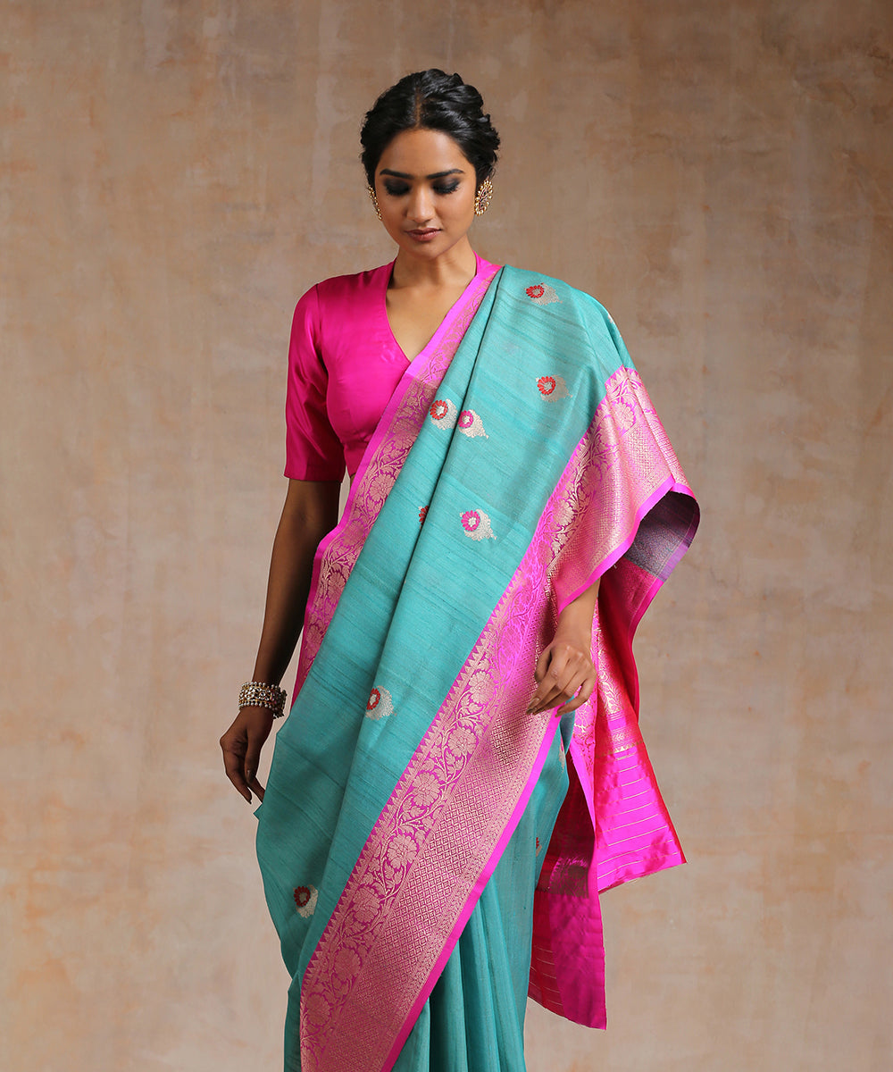 Handloom_Blue_Grey_Double_Shade_Tussar_Silk_Banarasi_Saree_With_Hot_Pink_Border_WeaverStory_01