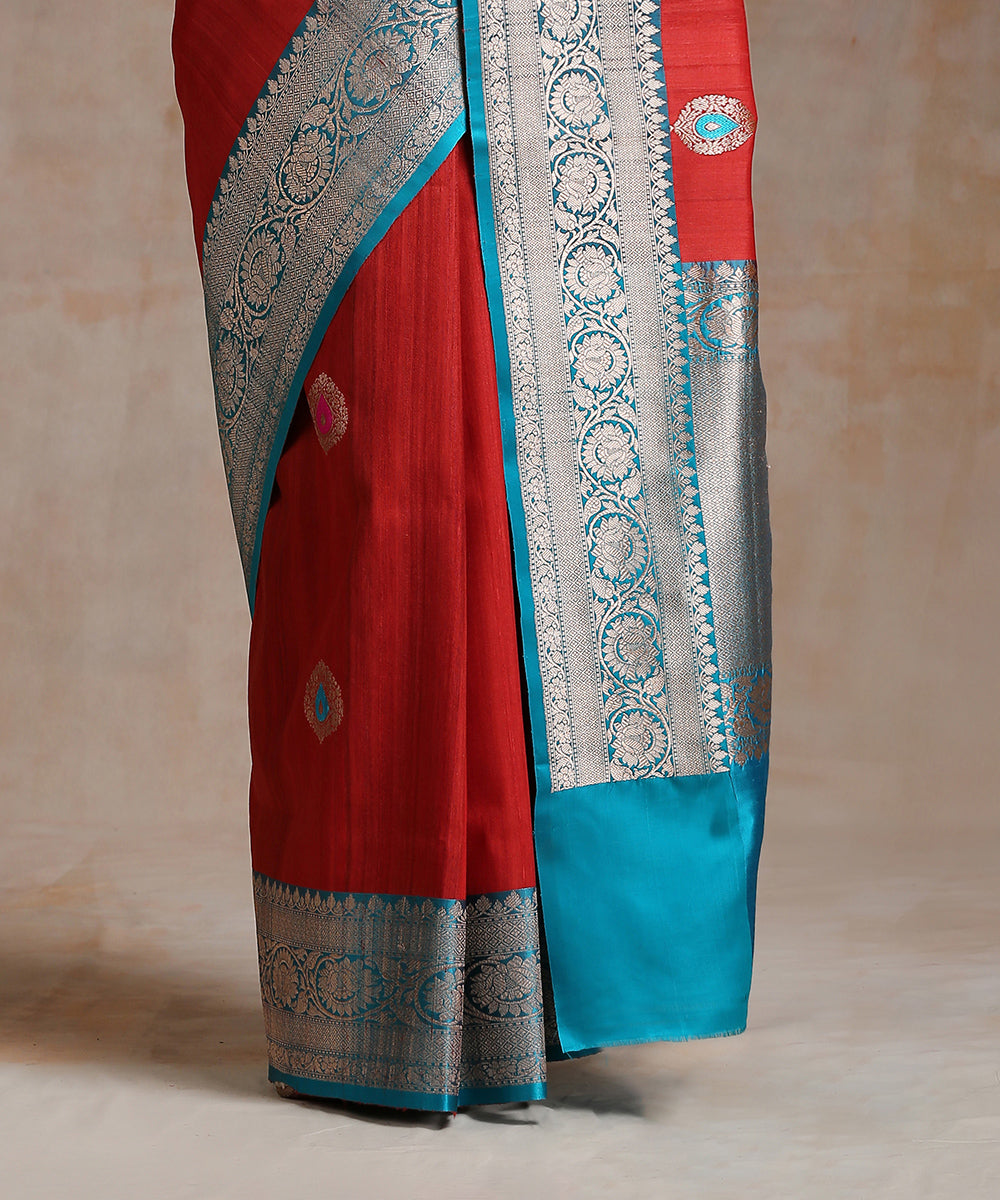 Turkey_Red_Handloom_Tussar_Silk_Banarasi_Saree_With_Blue_Border_WeaverStory_04