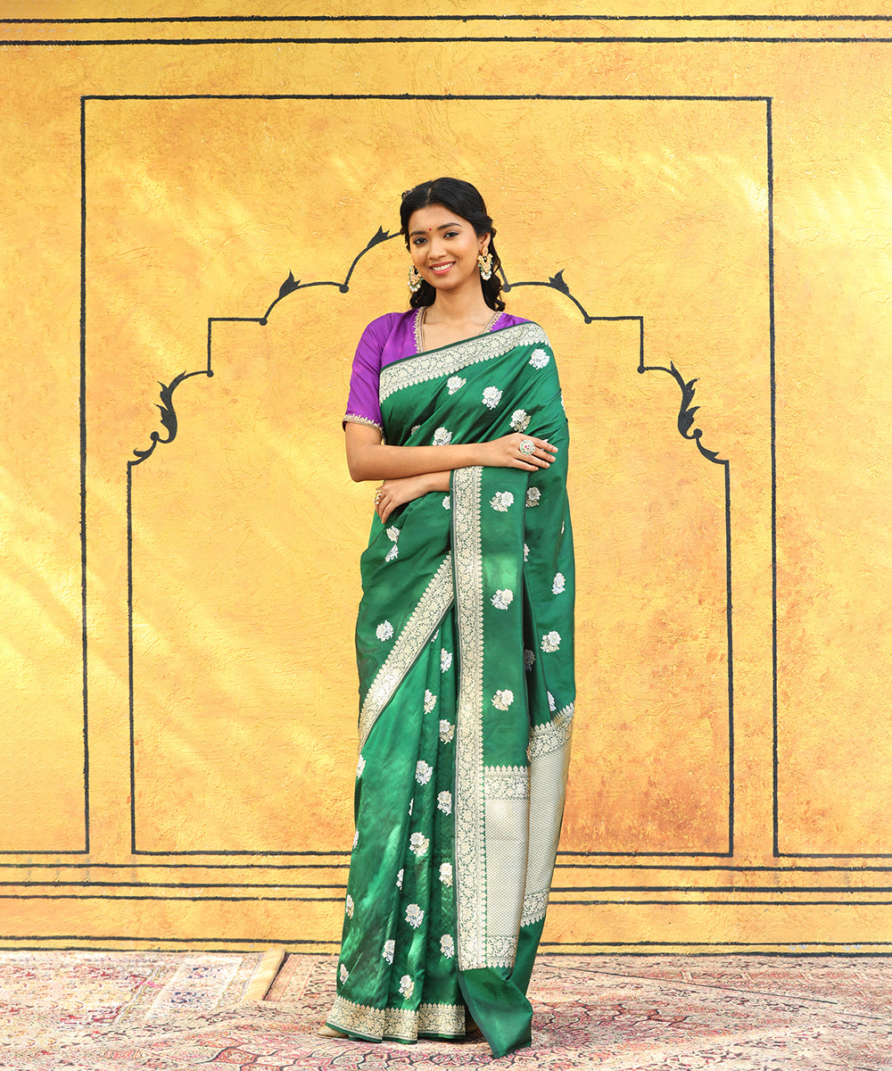 Handloom_Dark_Green_Pure_Katan_Silk_Banarasi_Saree_With_Booti_Work_WeaverStory_02