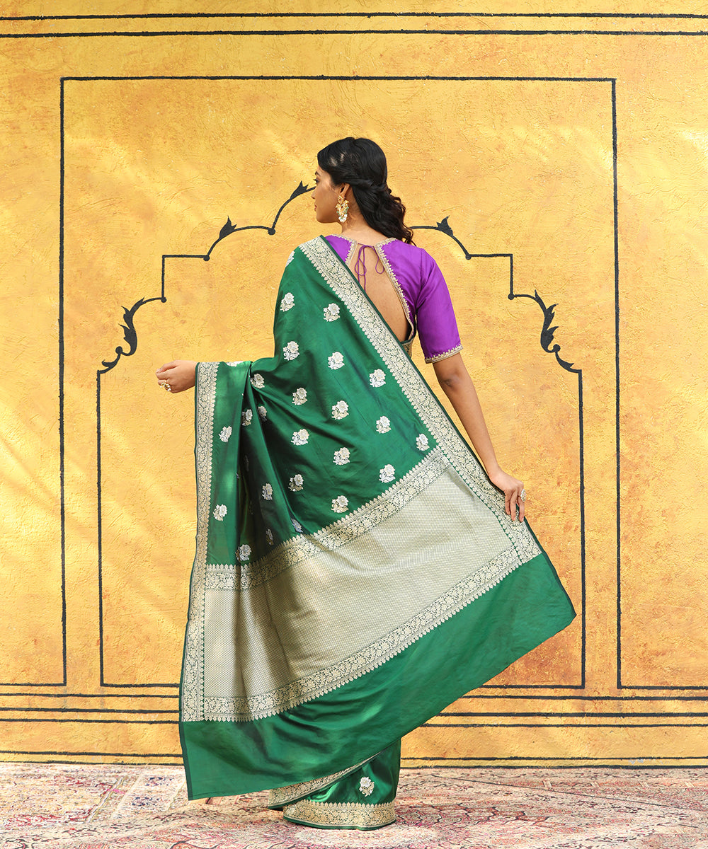Handloom_Dark_Green_Pure_Katan_Silk_Banarasi_Saree_With_Booti_Work_WeaverStory_03