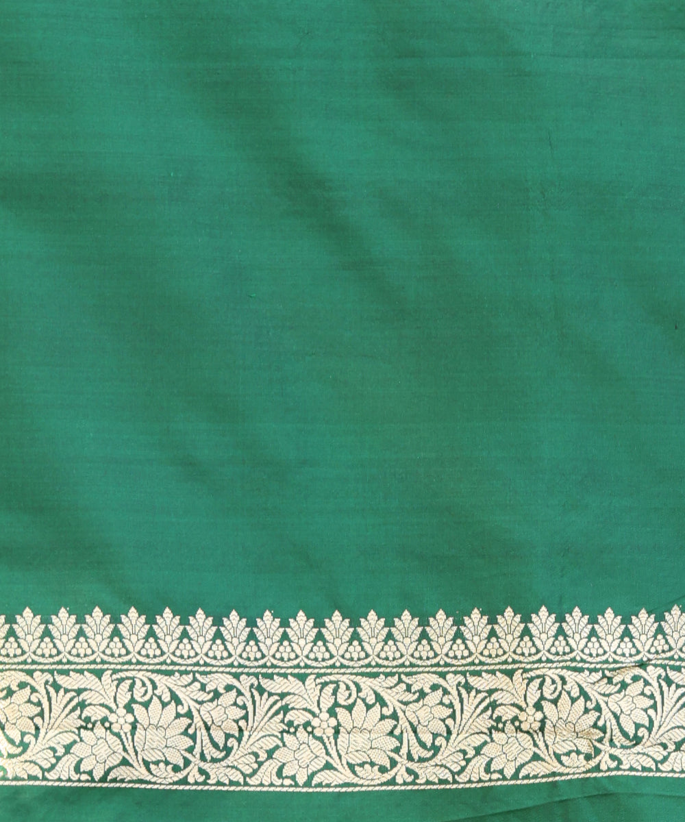 Handloom_Dark_Green_Pure_Katan_Silk_Banarasi_Saree_With_Booti_Work_WeaverStory_05