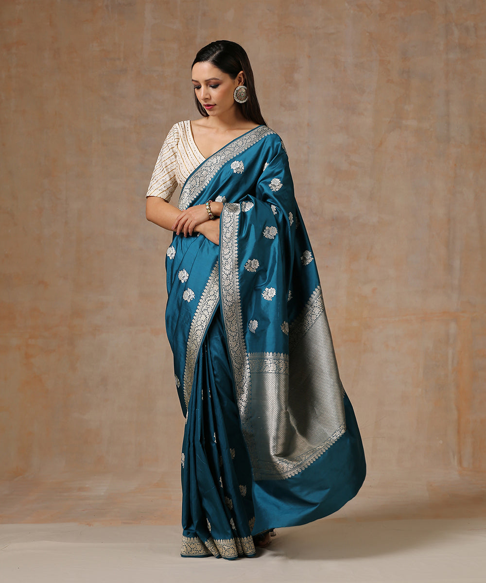 Handloom_Blue_And_Green_Double_Shade_Pure_Katan_Silk_Banarasi_Saree_WeaverStory_02
