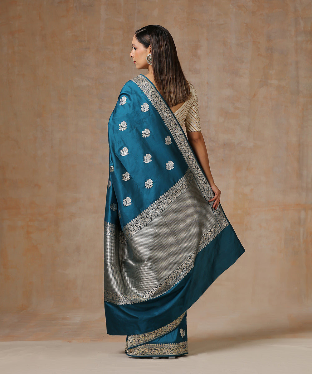 Handloom_Blue_And_Green_Double_Shade_Pure_Katan_Silk_Banarasi_Saree_WeaverStory_03
