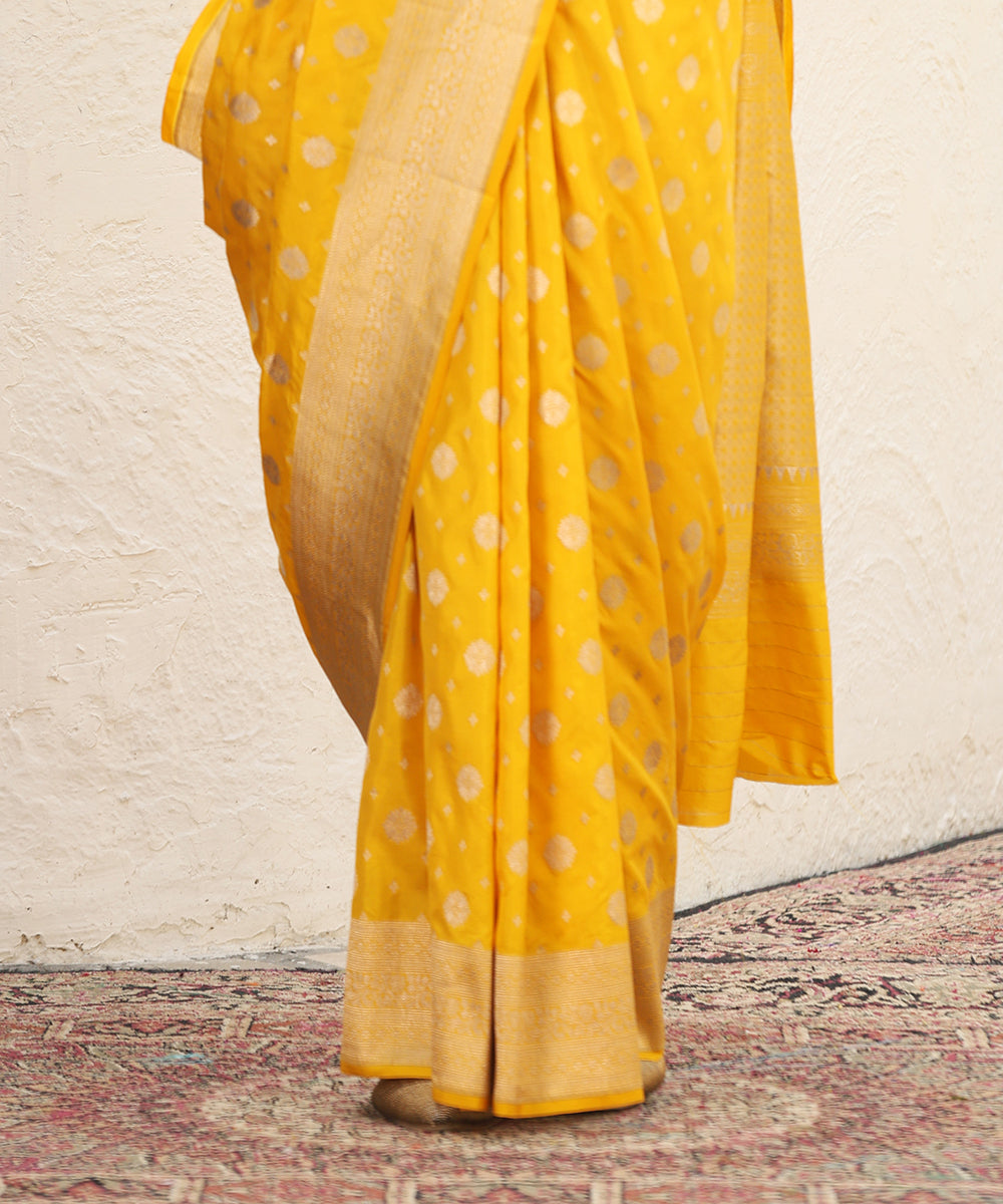 Yellow_Handloom_Pure_Katan_Silk_Banarasi_Saree_With_Single_Zari_Work_WeaverStory_04