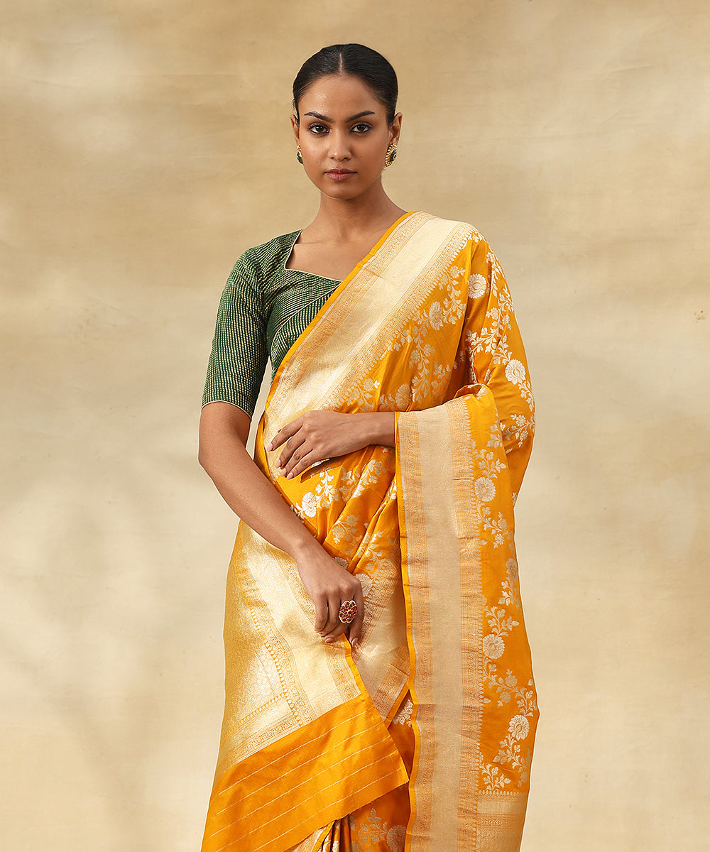 Handloom_Mustard_Pure_Katan_Silk_Banarasi_Saree_With_Sona_Rupa_Jaal_WeaverStory_01