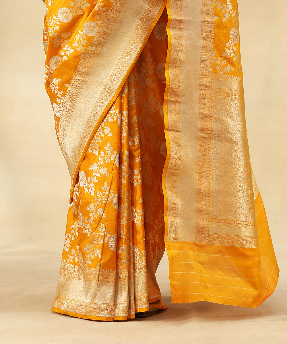 Handloom_Mustard_Pure_Katan_Silk_Banarasi_Saree_With_Sona_Rupa_Jaal_WeaverStory_04