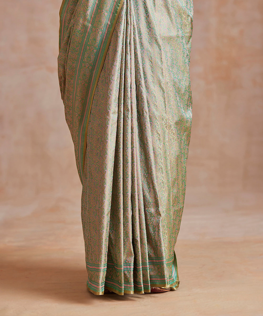 Handloom_Sage_Green_Pure_Katan_Silk_Reshmi_Tanchoi_Banarasi_Saree_WeaverStory_04