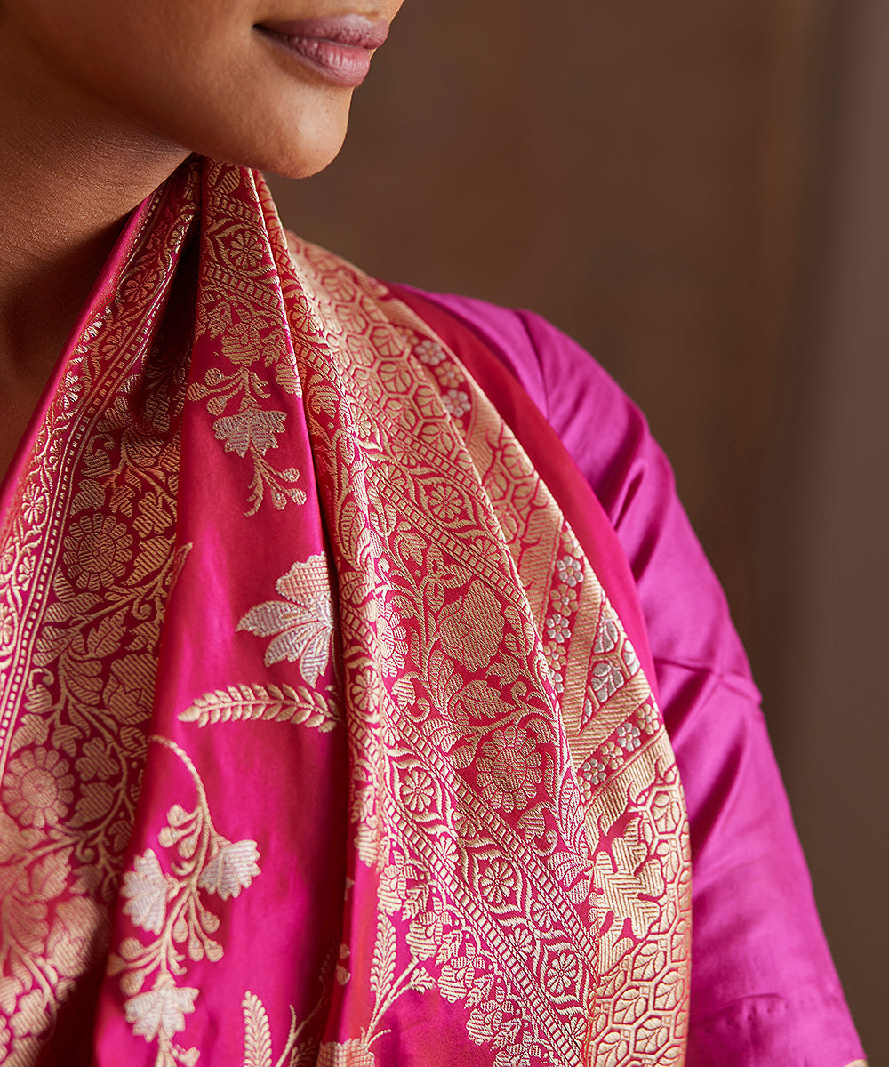 Handloom_Hot_Pink_Pure_Katan_Silk_Banarasi_Saree_With_Gold_And_Silver_Jaal_WeaverStory_05