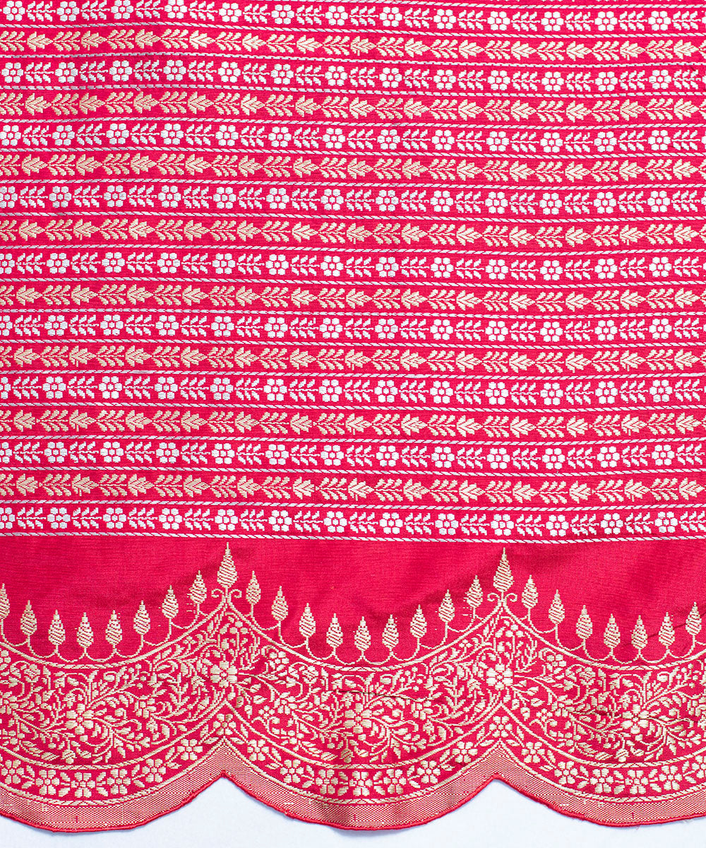 Dusky_Mauve_Handloom_Pure_Katan_Silk_Banarasi_Saree_With_Scalloped_Border_WeaverStory_05