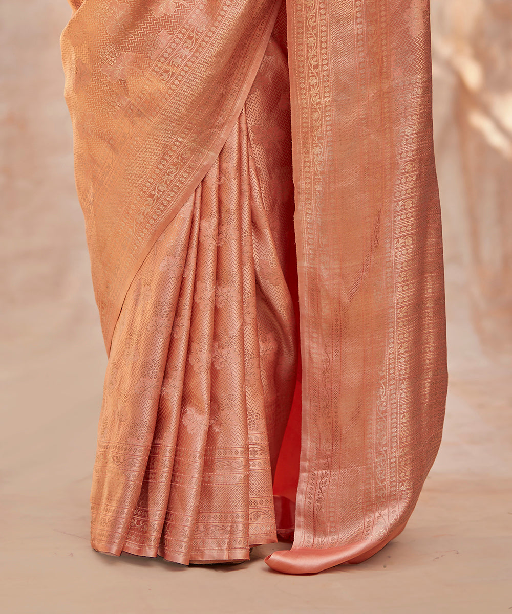 Peach_Handloom_Gajji_Silk_Tanchoi_Banarasi_Saree_With_Floral_Motifs_WeaverStory_04