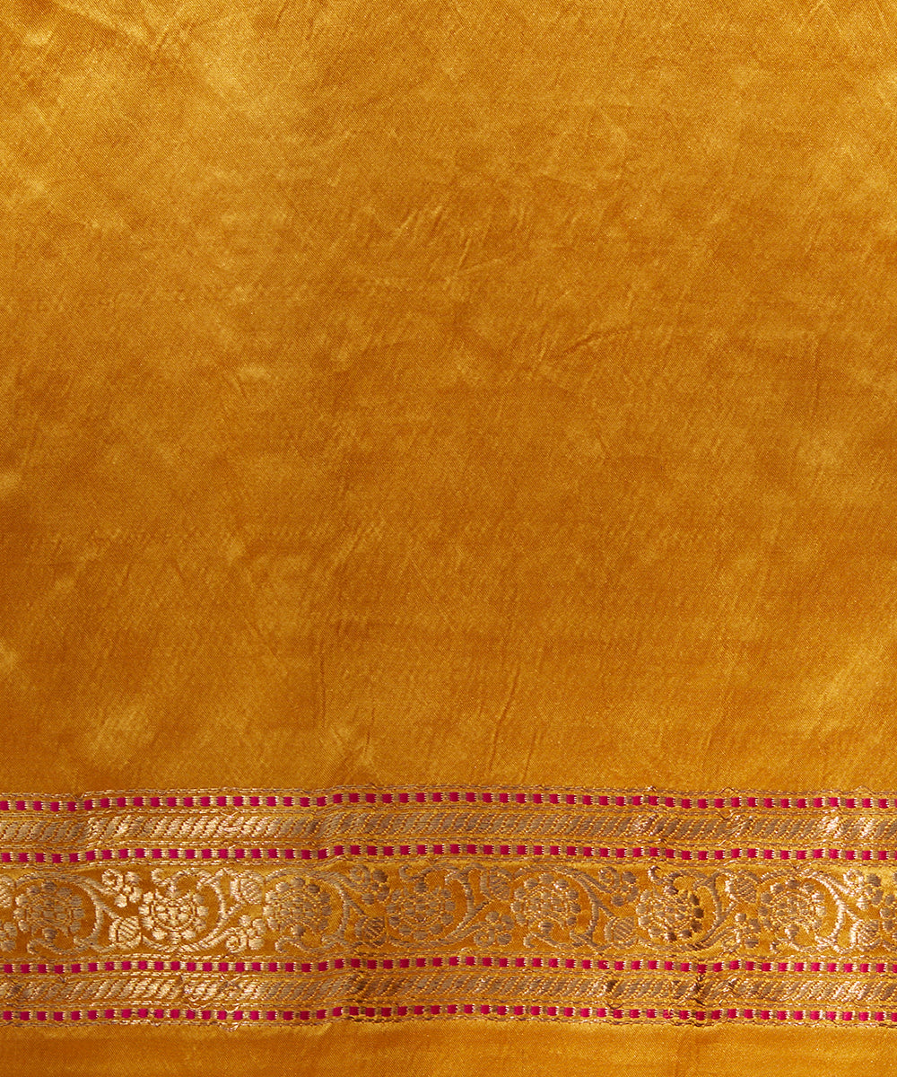 Handloom_Yellow_Gajji_Silk_Banarasi_Saree_With_Small_Booti_And_Meenakari_Border_WeaverStory_05