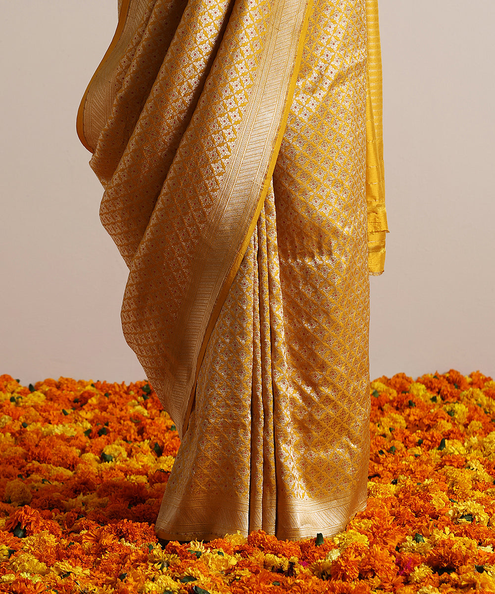 Yellow_Handloom_Pure_Katan_Silk_Kimkhab_Banarasi_Saree_With_Meenakari_WeaverStory_04