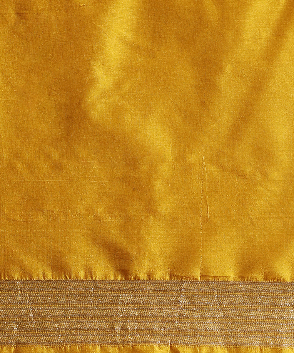 Yellow_Handloom_Pure_Katan_Silk_Kimkhab_Banarasi_Saree_With_Meenakari_WeaverStory_05