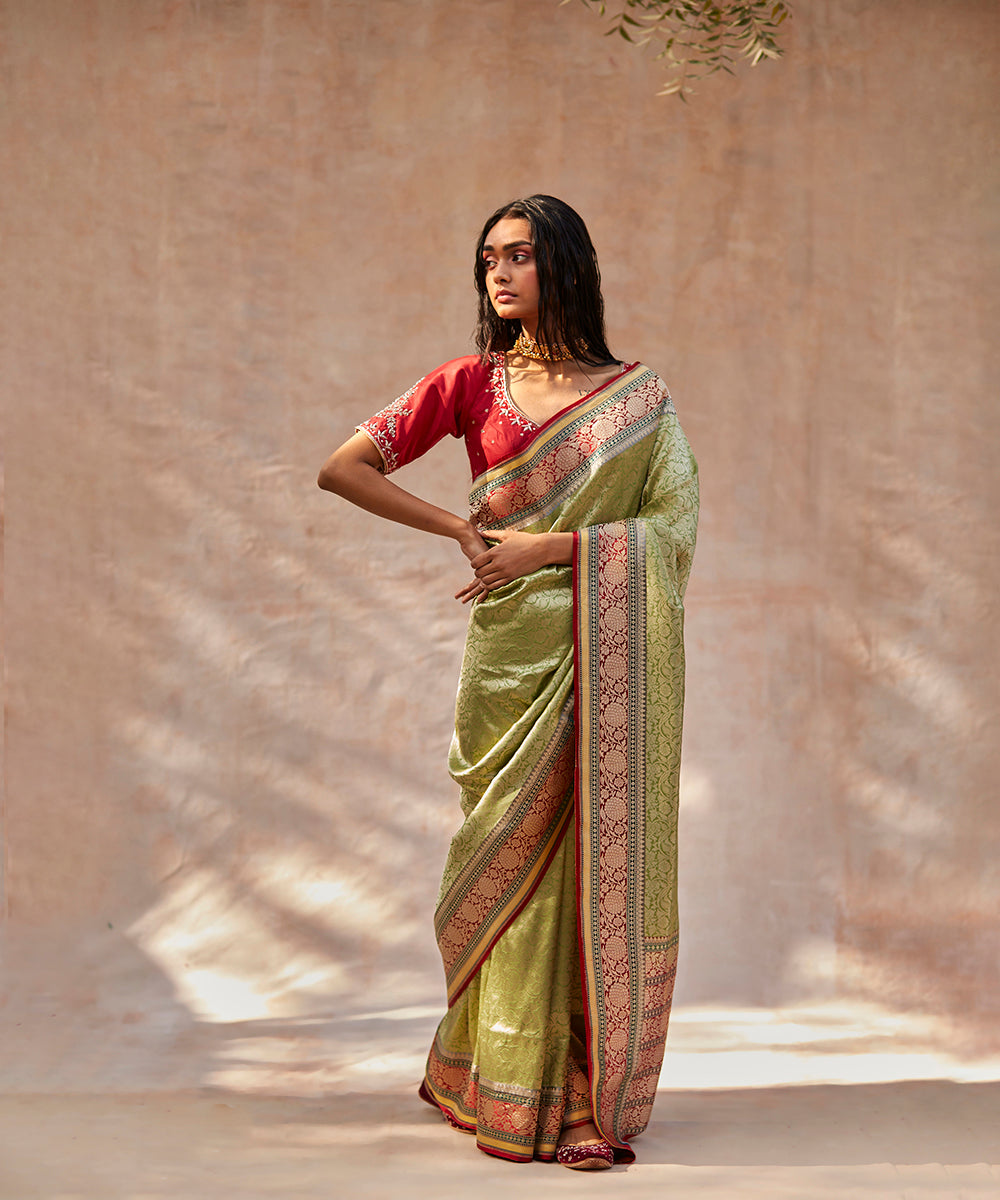 Pastel_Green_Handloom_Pure_Katan_Silk_Kimkhab_Banarasi_Saree_With_Meenakari_WeaverStory_02
