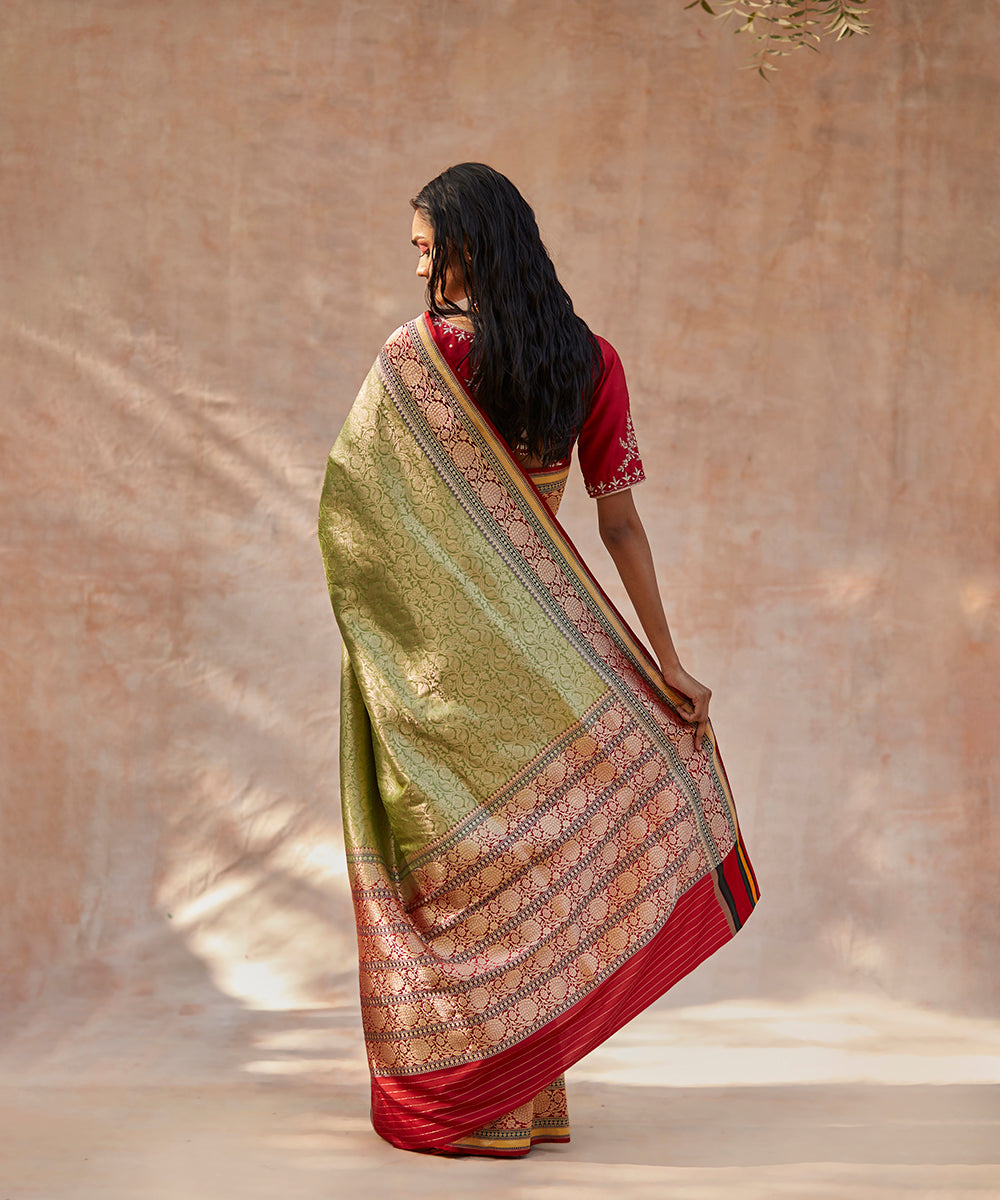 Pastel_Green_Handloom_Pure_Katan_Silk_Kimkhab_Banarasi_Saree_With_Meenakari_WeaverStory_03