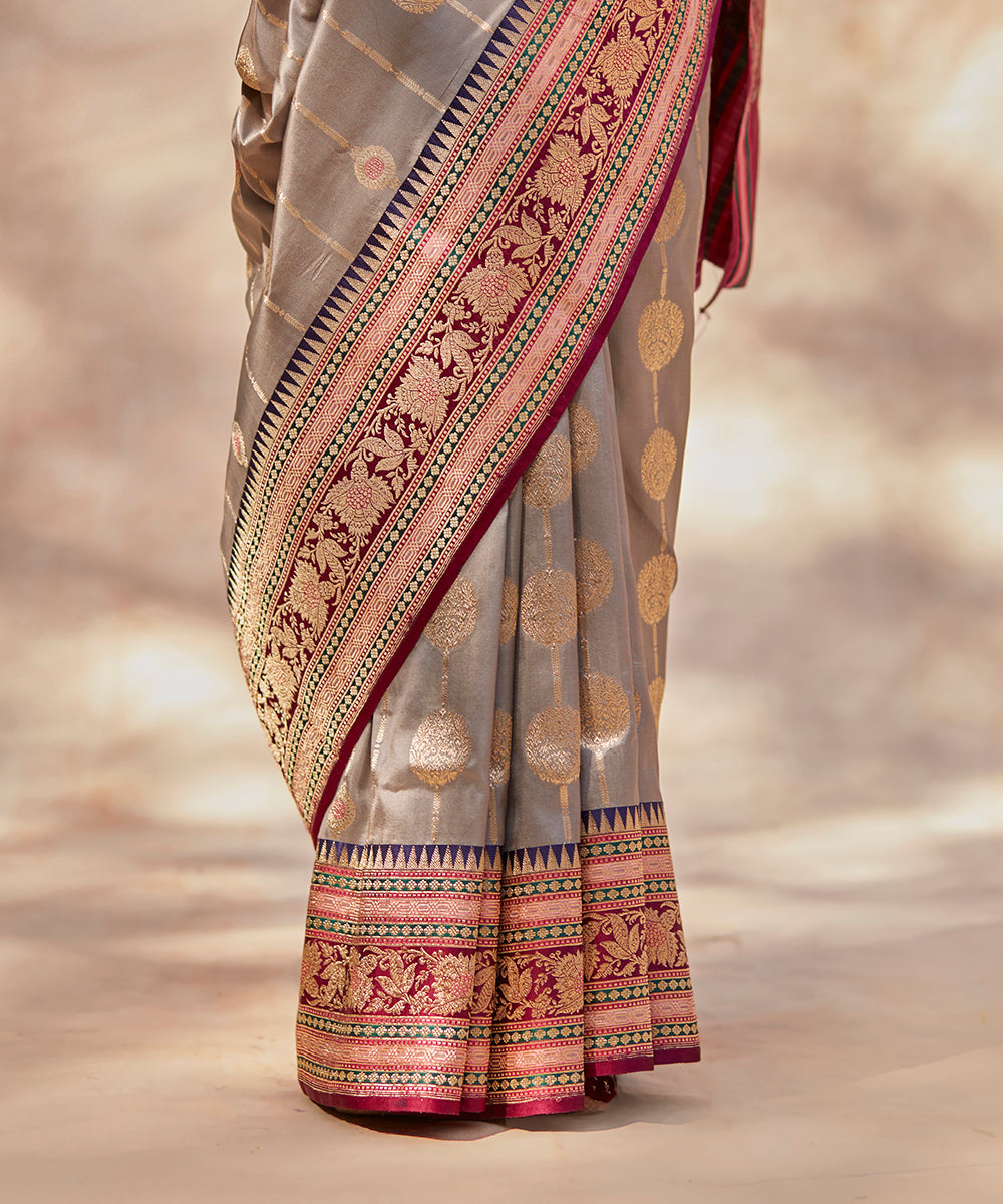 Handloom_Grey_Pure_Katan_Silk_Banarasi_Saree_With_Purple_Meenakari_Border_And_Kadhwa_Booti_WeaverStory_04