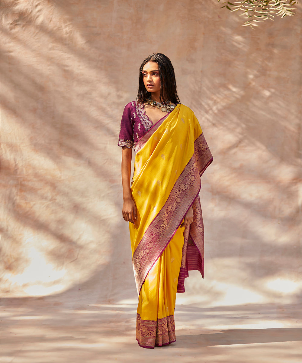 Yellow_Handloom_Pure_Katan_Silk_Banarasi_Saree_With_Kadhwa_Booti_And_Meenakari_Border_WeaverStory_02