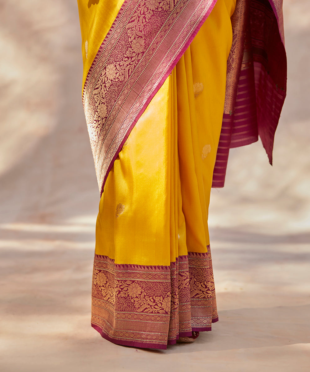 Yellow_Handloom_Pure_Katan_Silk_Banarasi_Saree_With_Kadhwa_Booti_And_Meenakari_Border_WeaverStory_04