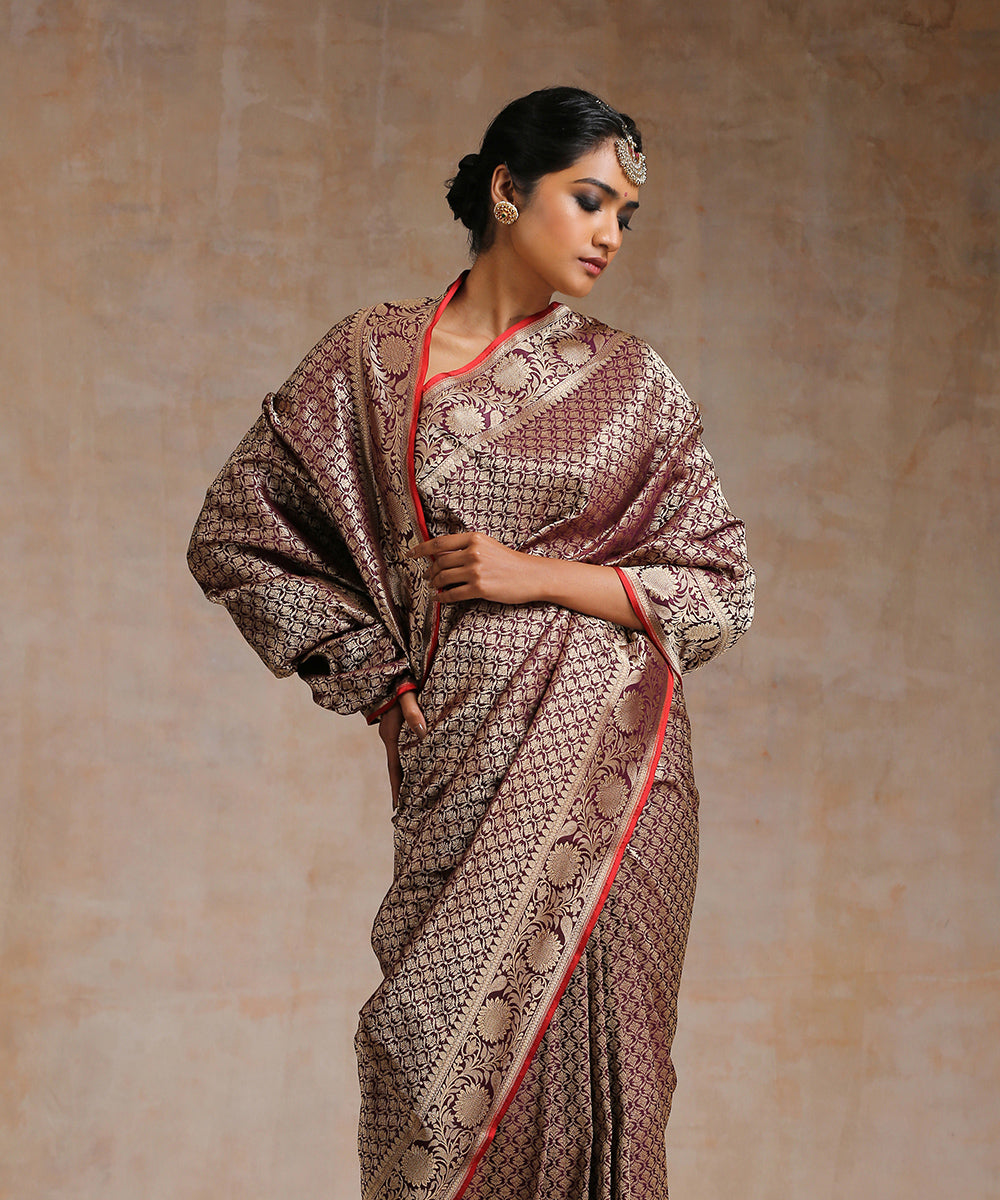 Violet_Handloom_Pure_Katan_Silk_Kimkhab_Banarasi_Saree_With_Red_Selvedge_WeaverStory_01