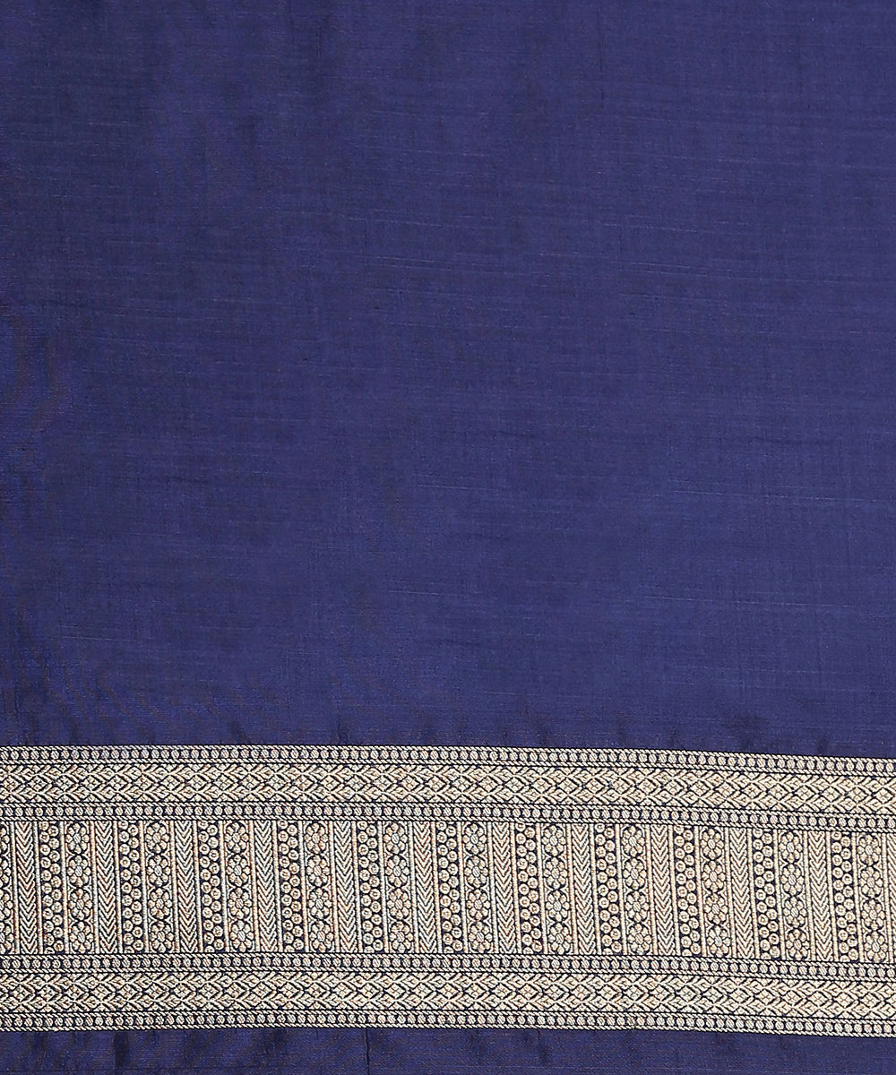 Handloom_Navy_Blue_Pure_Katan_Silk_Kimkhab_Banarasi_Saree_With_Maroon_Selvedge_WeaverStory_05