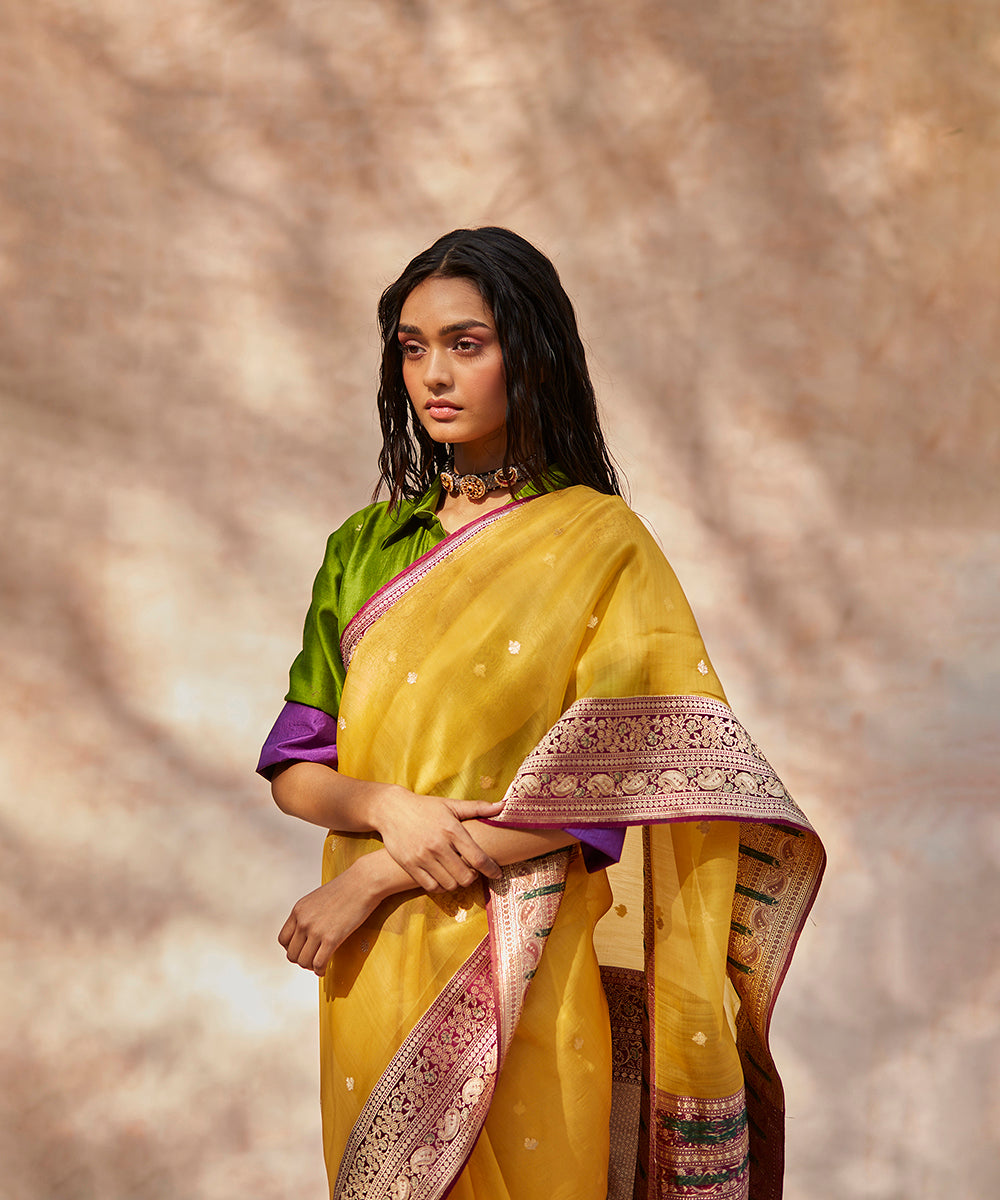 Handloom_Yellow_Pure_Kora_Silk_Banarasi_Silk_Saree_With_Golden_Booti_WeaverStory_01