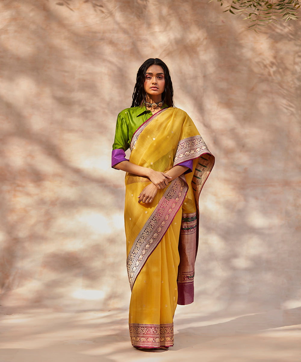 Handloom_Yellow_Pure_Kora_Silk_Banarasi_Silk_Saree_With_Golden_Booti_WeaverStory_02