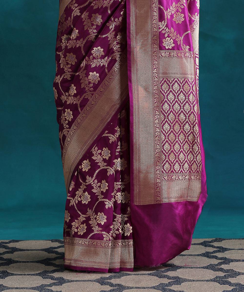 Purple_Handloom_Pure_Katan_Silk_Banarasi_Saree_With_Silver_Meenakari_Booti_WeaverStory_04