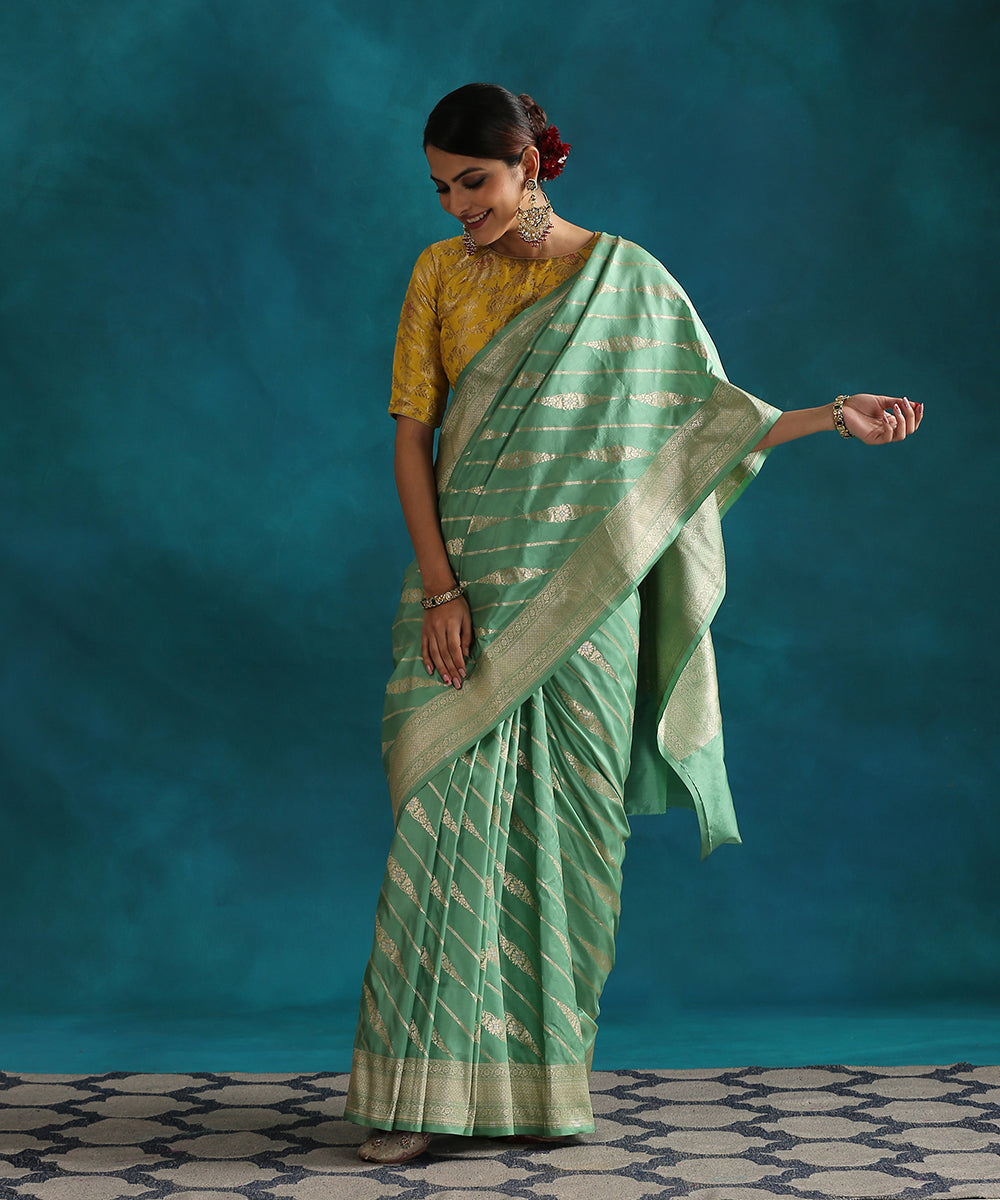 Handloom_Mint_Green_Pure_Katan_Silk_Banarasi_Saree_With_Silver_Meenakari_Booti_WeaverStory_02