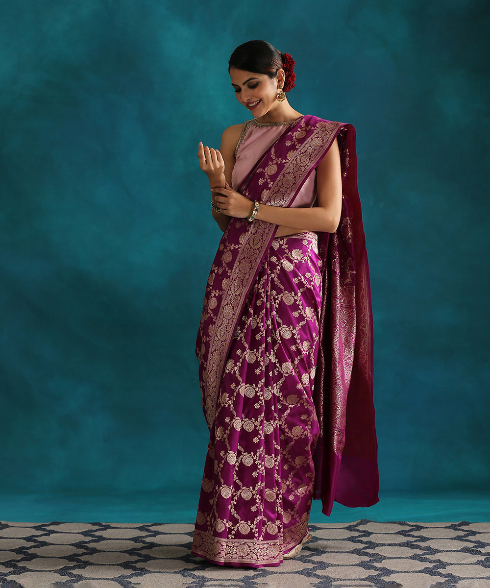 Voilet_Handloom_Pure_Katan_Silk_Banarasi_Saree_With_Floral_Jaal_WeaverStory_02