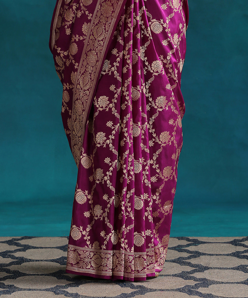 Voilet_Handloom_Pure_Katan_Silk_Banarasi_Saree_With_Floral_Jaal_WeaverStory_04
