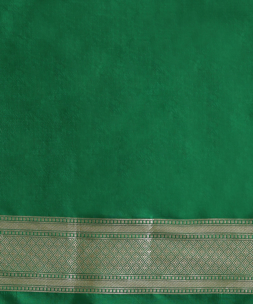 Green_Handloom_Pure_Katan_Silk_Banarasi_Saree_With_Floral_Jaal_WeaverStory_05