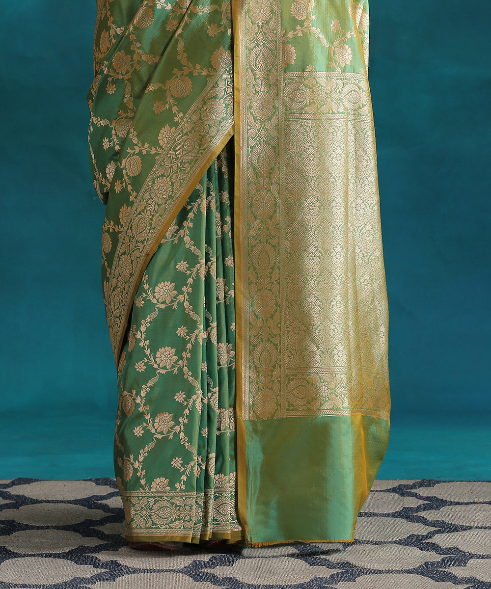Heena_Green_Handloom_Double_Shade_Pure_Katan_Silk_Banarasi_Saree_With_Cutwork_Upada_Weave_WeaverStory_04