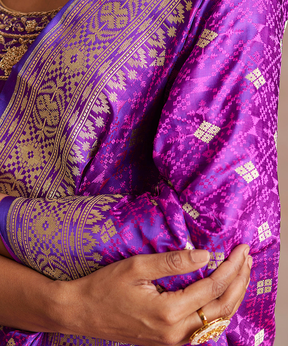 Handloom_Purple_Double_Shade_Pure_Katan_Silk_Tanchoi_Banarasi_Saree_With_Resham_Zari_WeaverStory_05