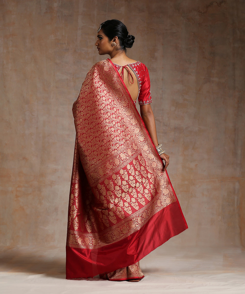 Maroon_Handloom_Pure_Katan_Silk_Banarasi_Saree_With_Antique_Zari_WeaverStory_03