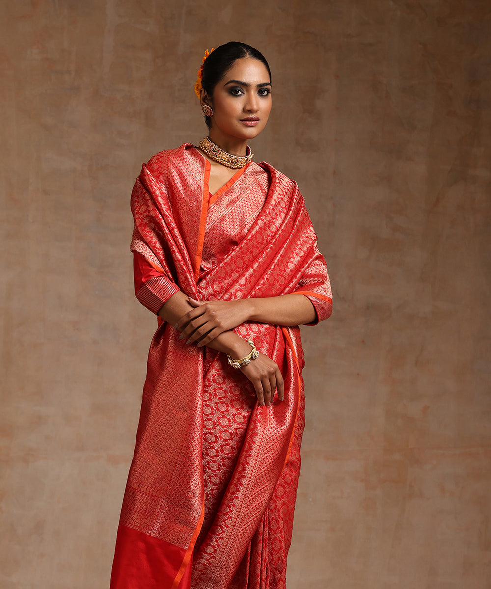 Handloom_Red_Pure_Katan_Silk_Kimkhab_Banarasi_Saree_With_Antique_Zari_WeaverStory_01
