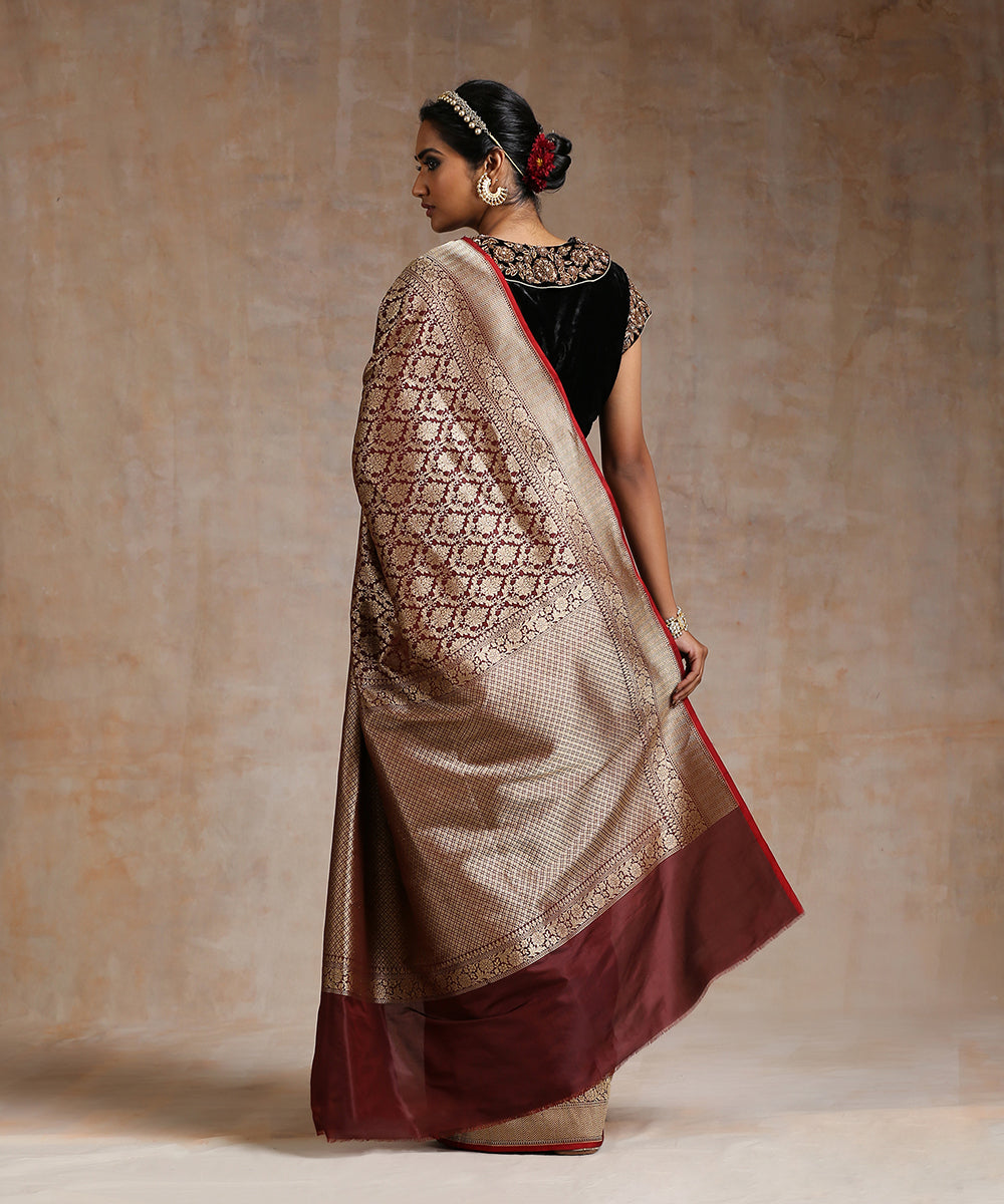 Handloom_Dark_Wine_Pure_Katan_Silk_Banarasi_Saree_With_Antique_Zari_WeaverStory_03