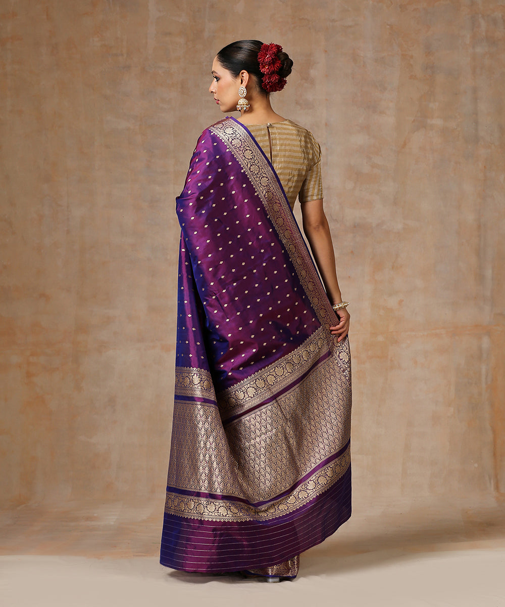 Violet_Handloom_Double_Shade_Pure_Katan_Silk_Banarasi_Saree_With_Booti_WeaverStory_03