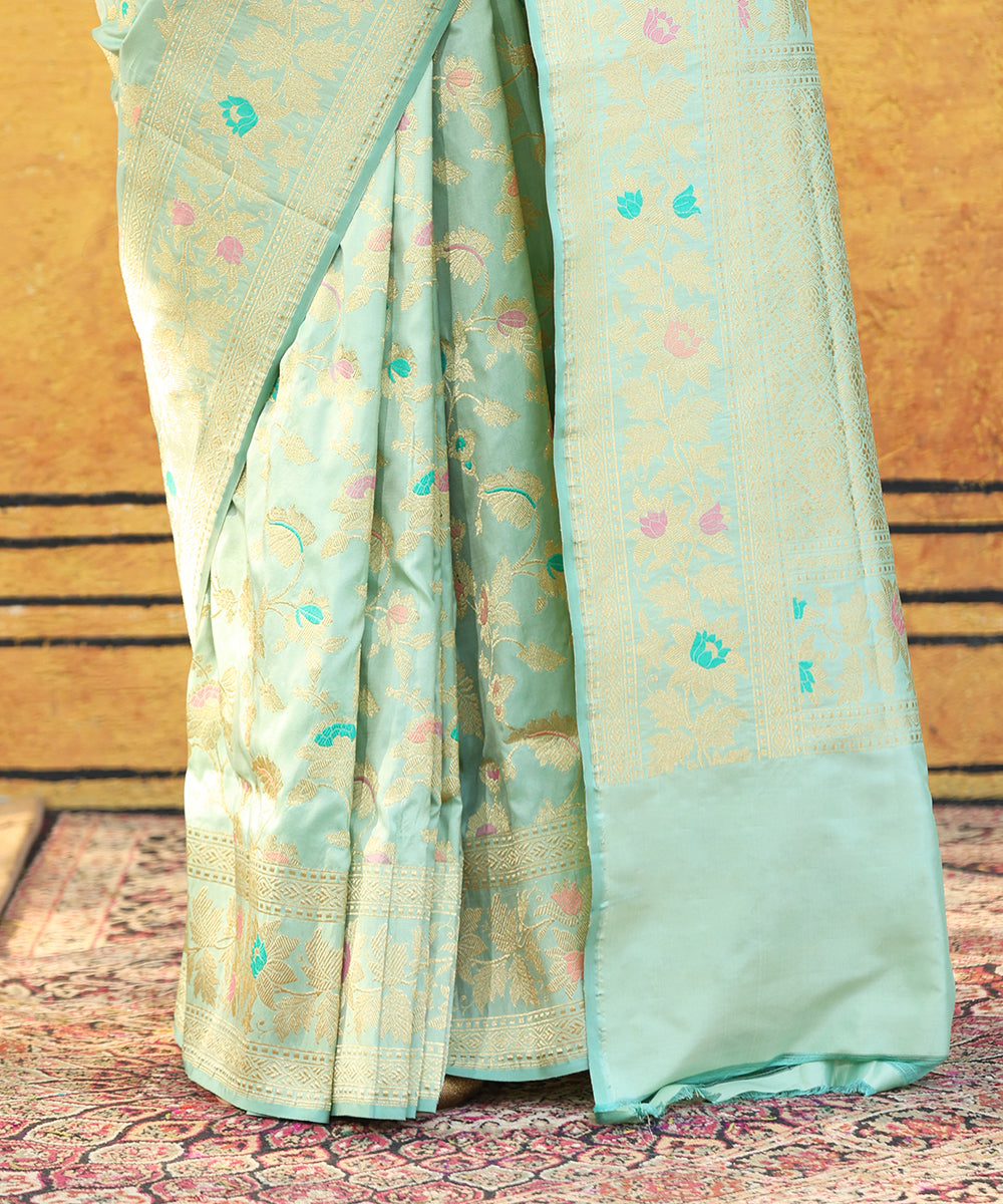 Handloom_Mint_Green_Pure_Katan_Silk_Banarasi_Saree_With_Jaal_And_Meena_Booti_WeaverStory_04