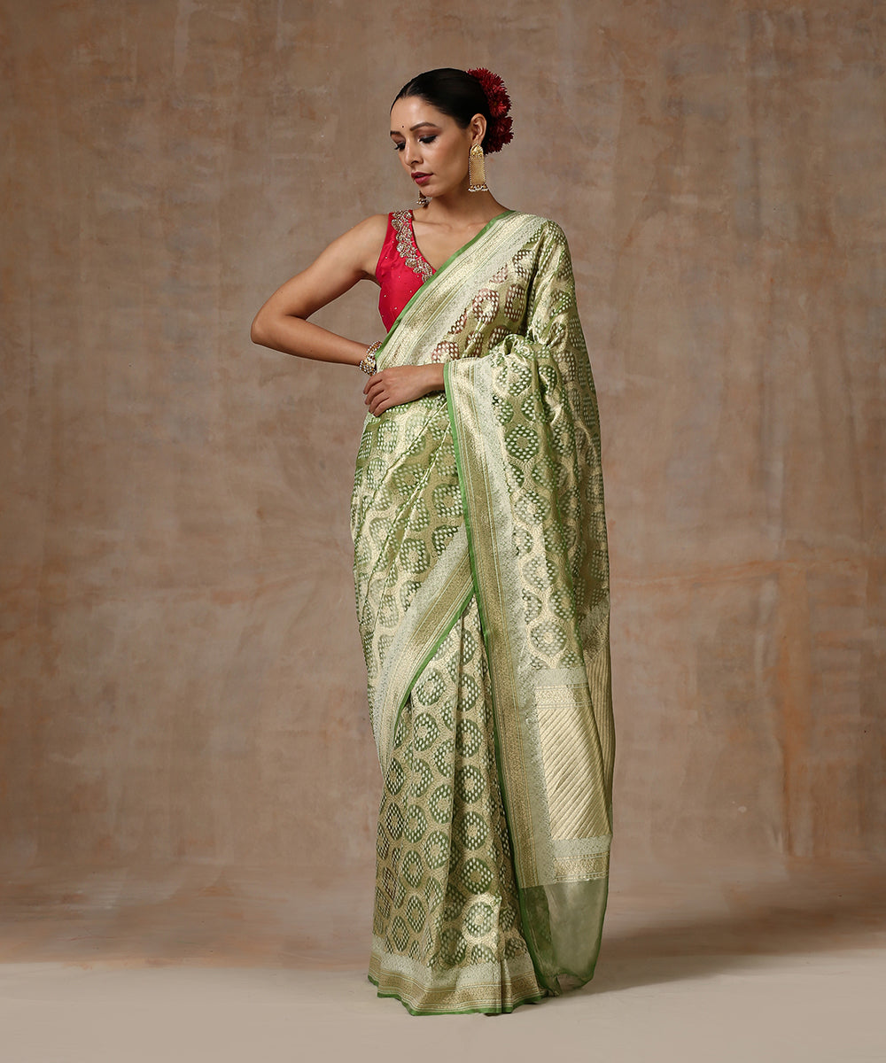 Green_Handloom_Pure_Katan_Silk_Banarasi_Saree_With_Kadhwa_Booti_WeaverStory_04